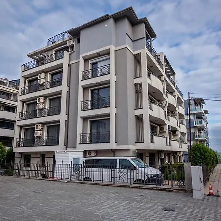 Apartament Cozy One-bedroom In Night Breeze Burgas City