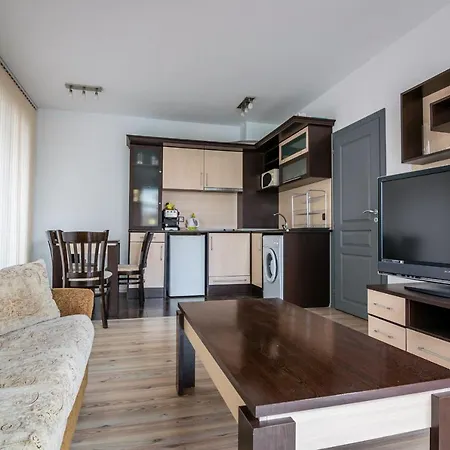 Cozy One-bedroom In Night Breeze Apartment