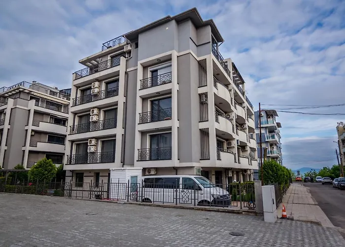 Апартаменты Cozy One-bedroom In Night Breeze Бургас