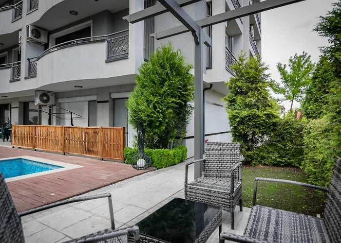 Cozy One-bedroom In Night Breeze *