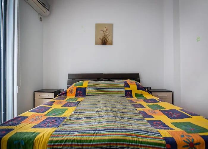 Cozy One-bedroom In Night Breeze * Burgas City