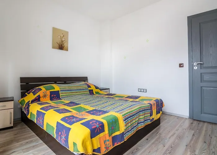 Cozy One-bedroom In Night Breeze Apartmán *