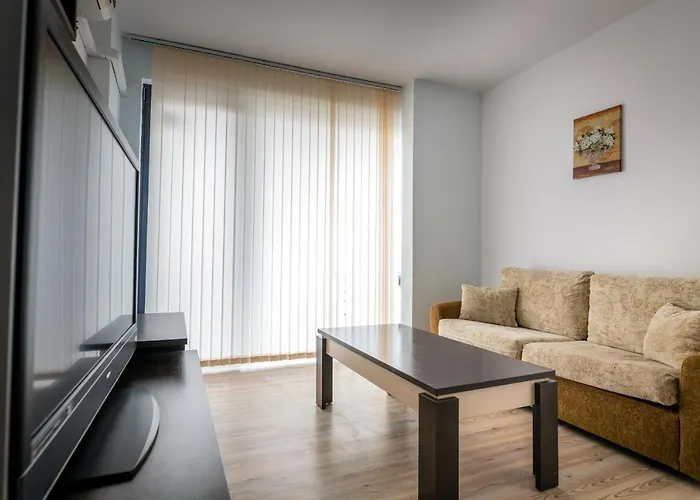 Cozy One-bedroom In Night Breeze