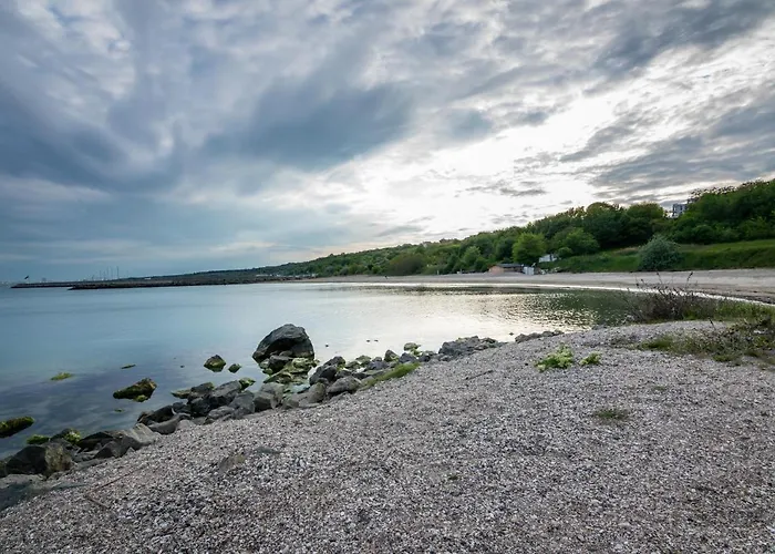 Cozy One-bedroom In Night Breeze *